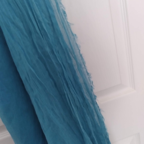 Forever 21 sheer long turquoise scarf - Picture 5 of 6